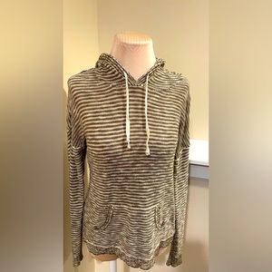 Women’s pullover hooded sweater